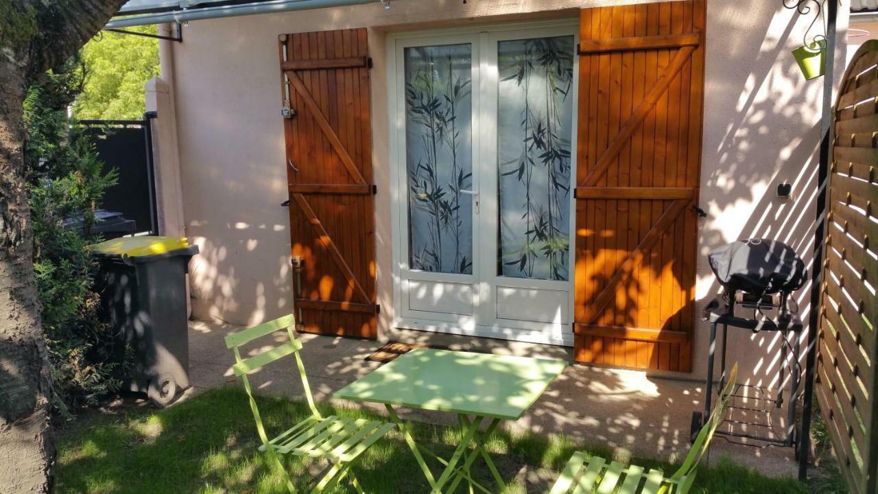 Des Loups Hébergement de vacances Arpajon